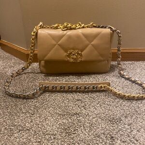Chic Tan Quilted Chain Bag